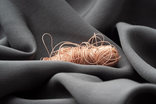 Materiał i aureola nici